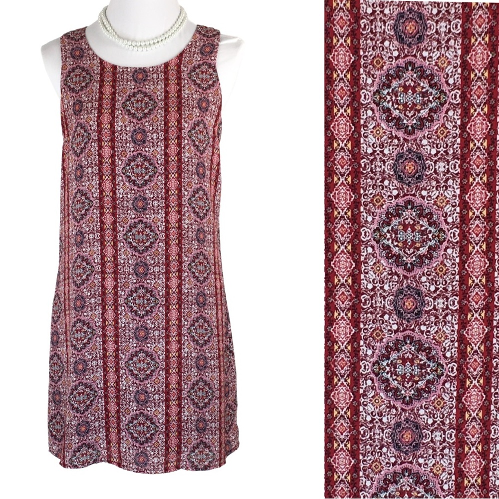 Pink Republic Summer Burgundy Pattern Open Back Shift Mini Dress size Medium - Picture 2 of 11